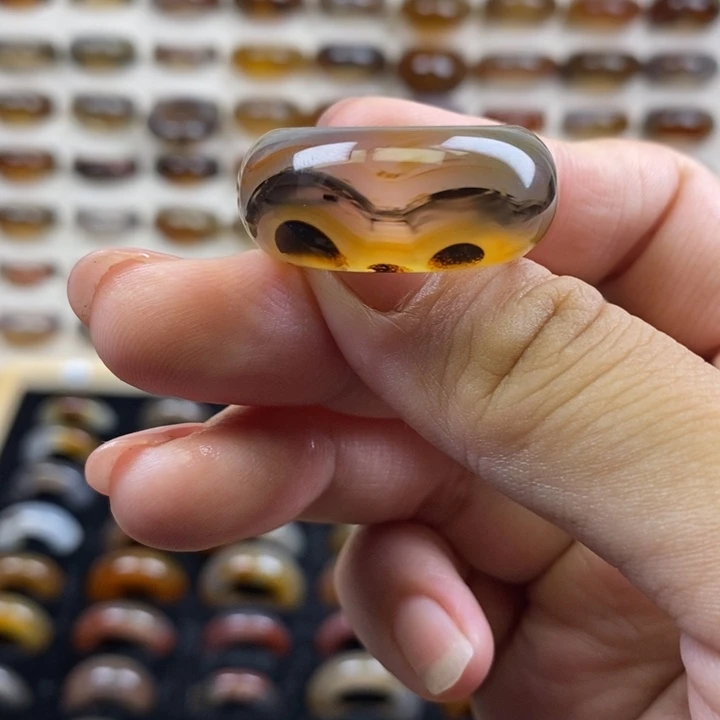 渔***头玛瑙/玉髓戒指未镶嵌