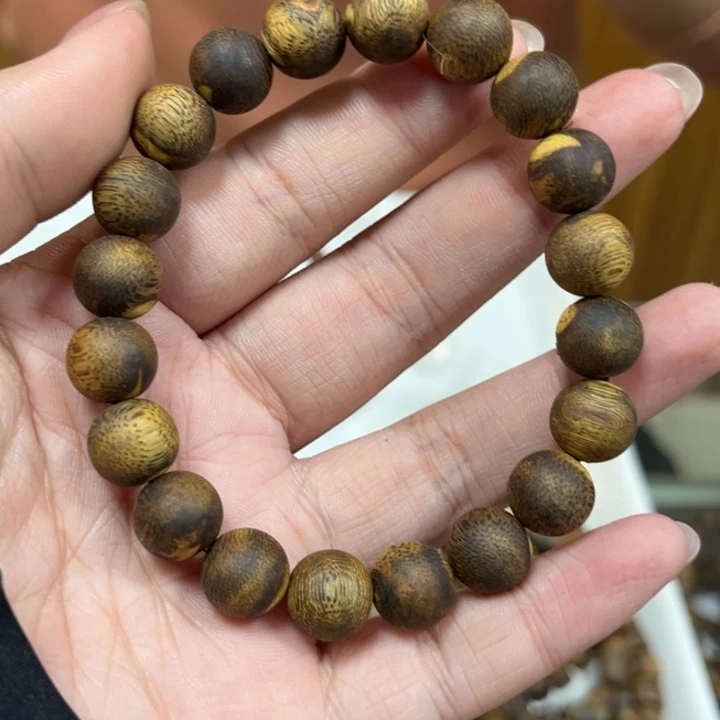 沉香手串乔****斤1.0圆珠单圈多样性发1