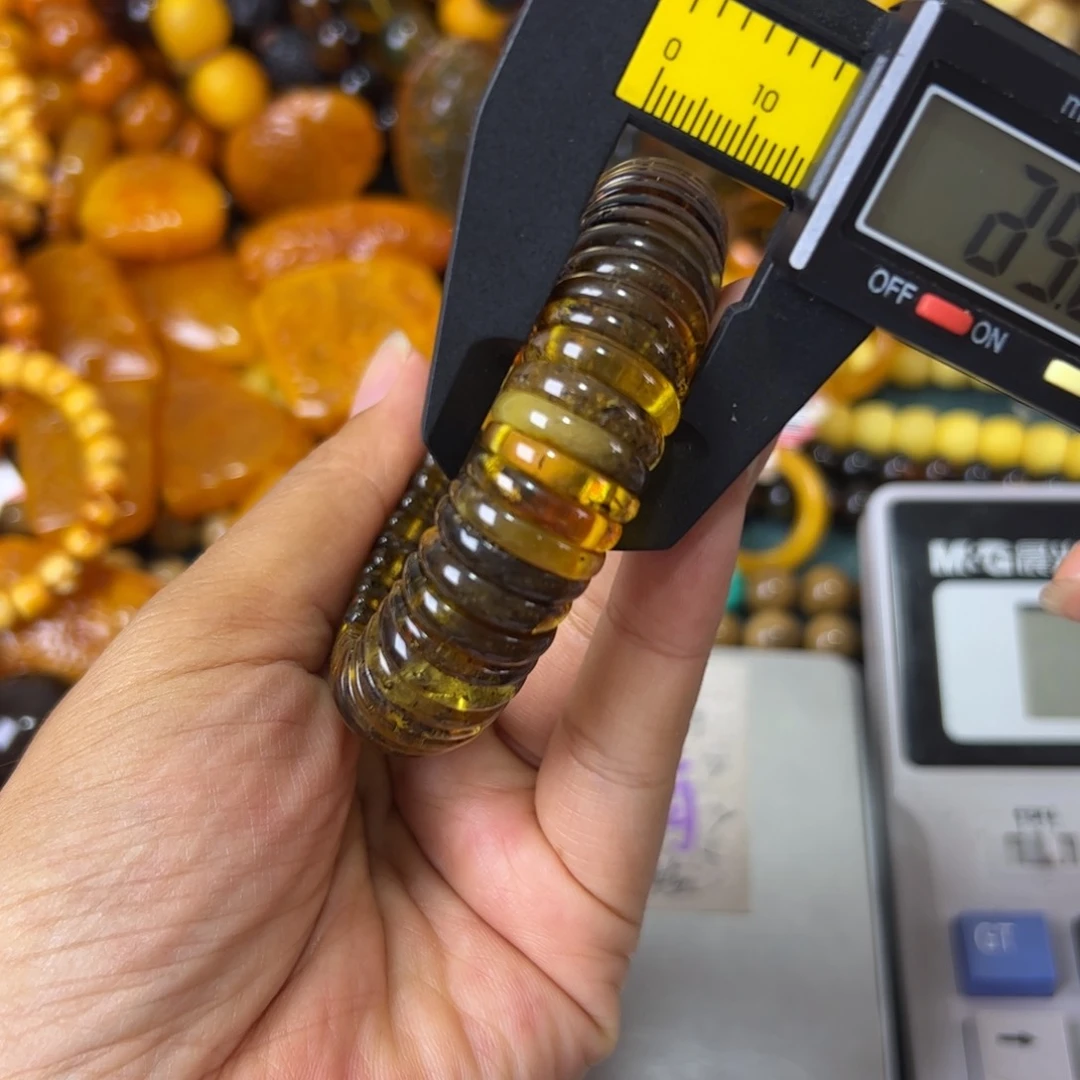 未镶嵌琥珀珠宝奇石275