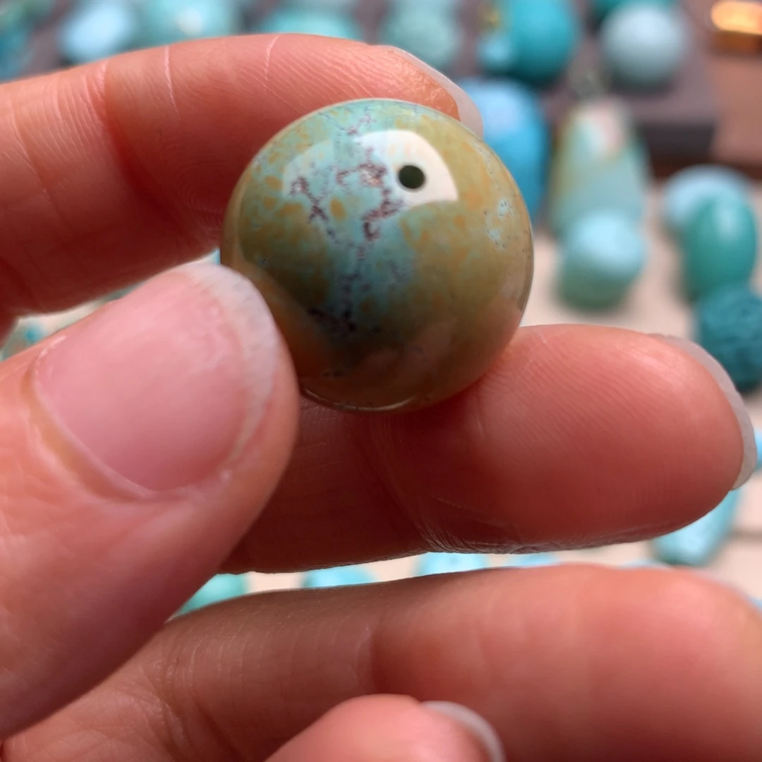 绿松石未镶嵌颈饰