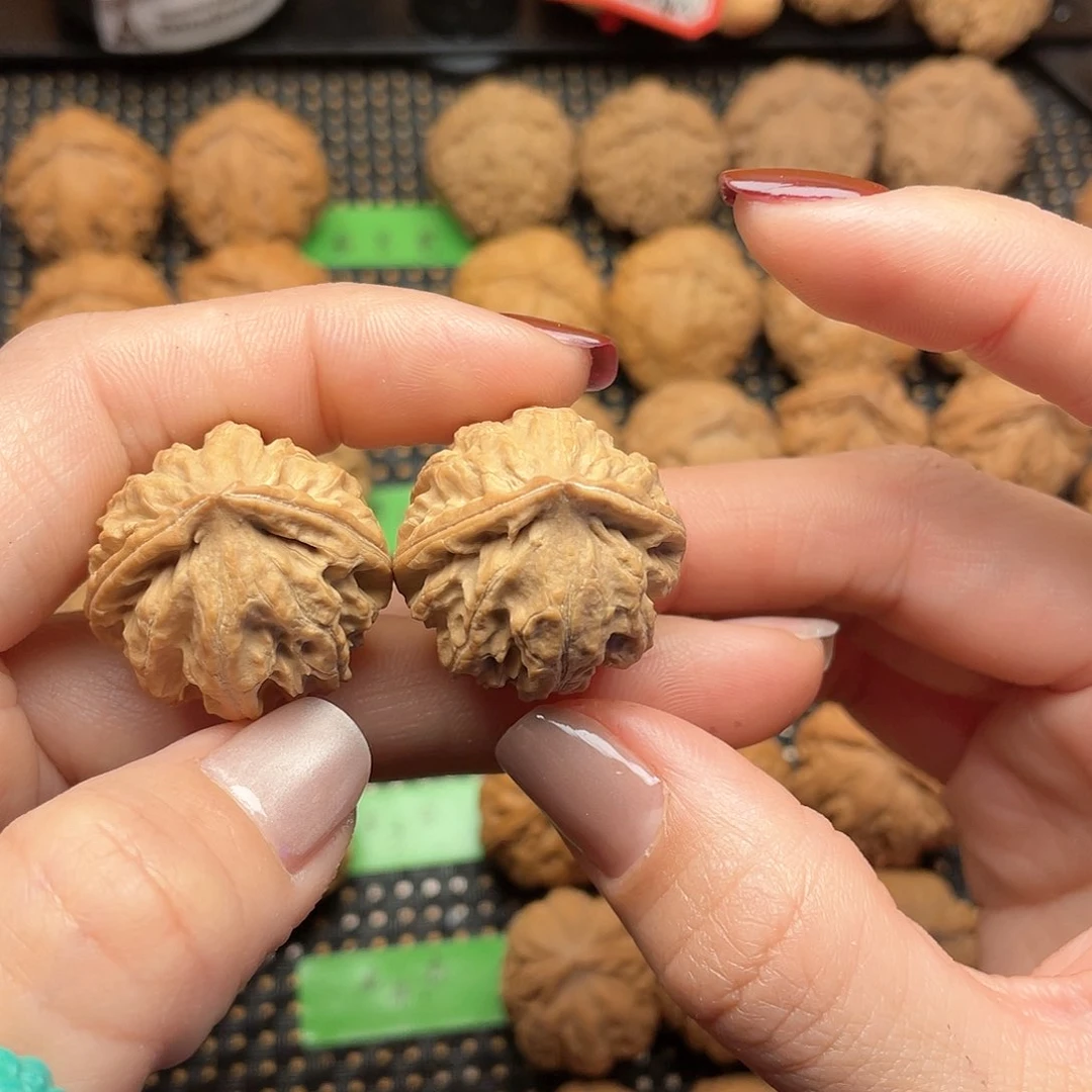 文玩核桃吊坠26尺全品小八棱00014