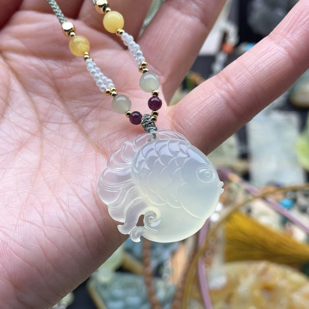 蛇纹石玉颈饰未镶嵌