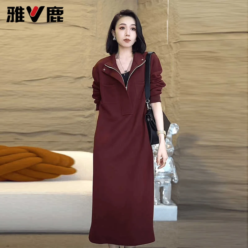 雅鹿时尚百搭连衣裙秋季新款宽松显瘦设计感减龄休闲卫衣裙