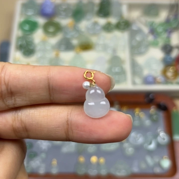 翡翠18K金镶嵌颈饰葫芦34