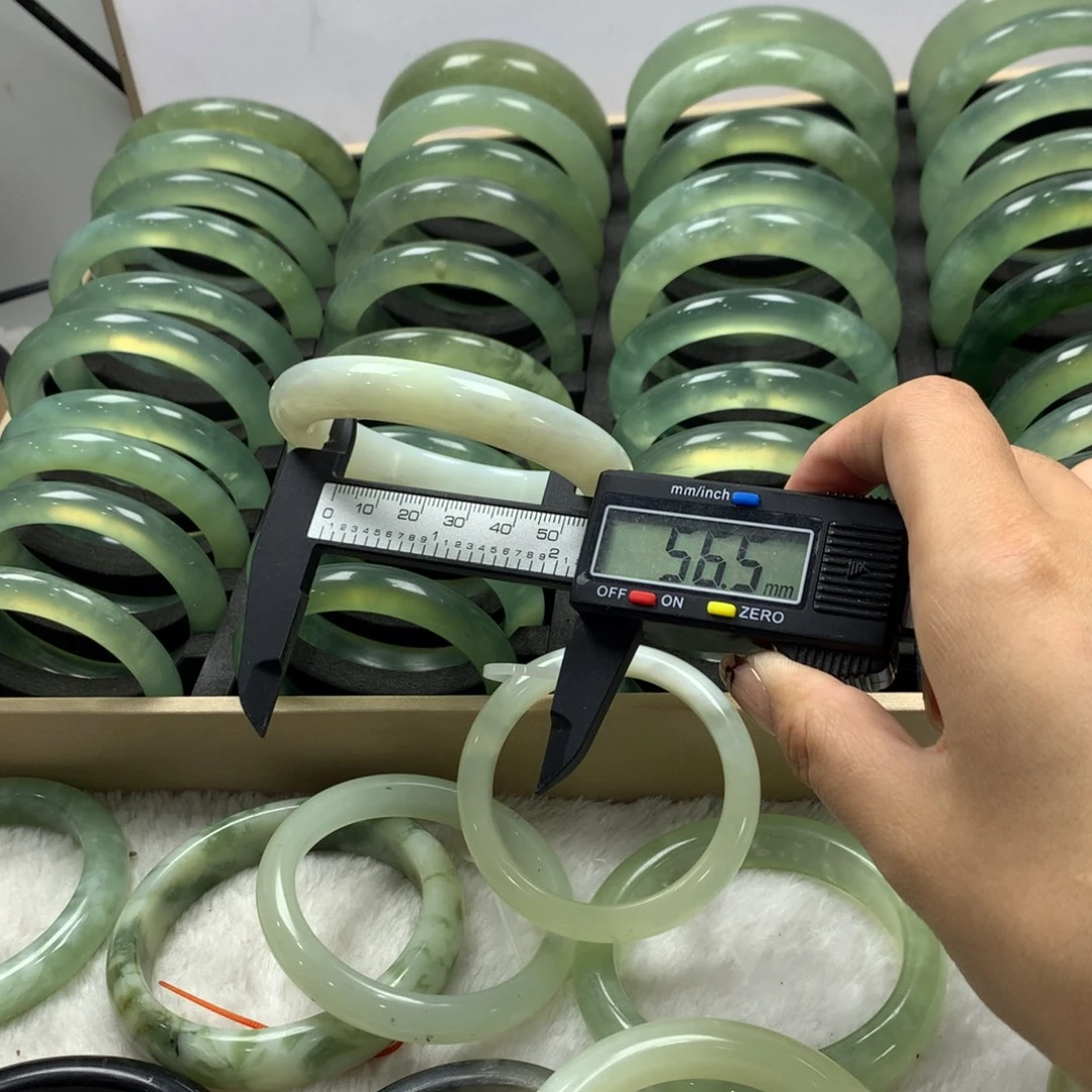 蛇纹石玉未镶嵌手镯141