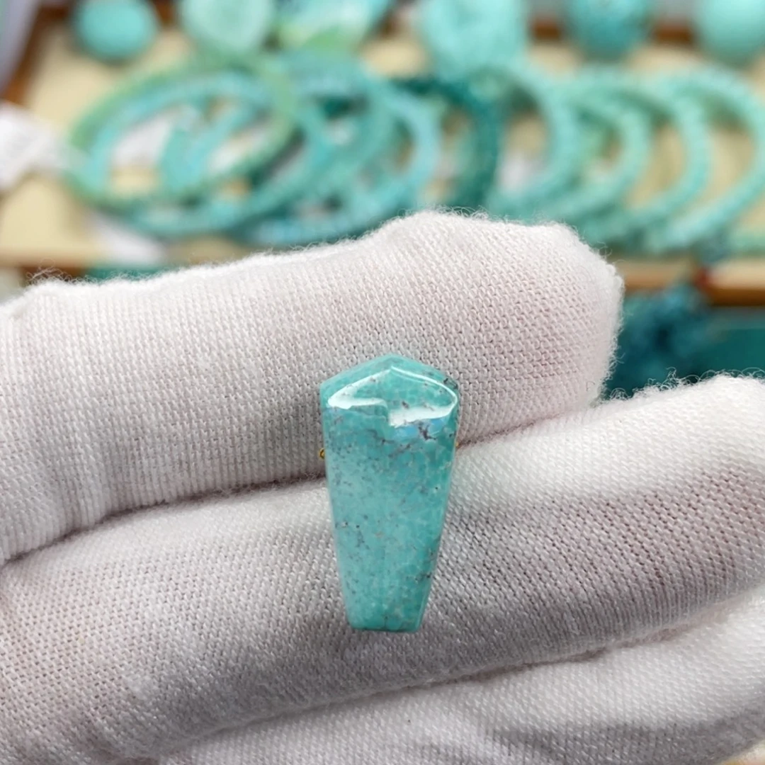 绿松石未镶嵌挂件