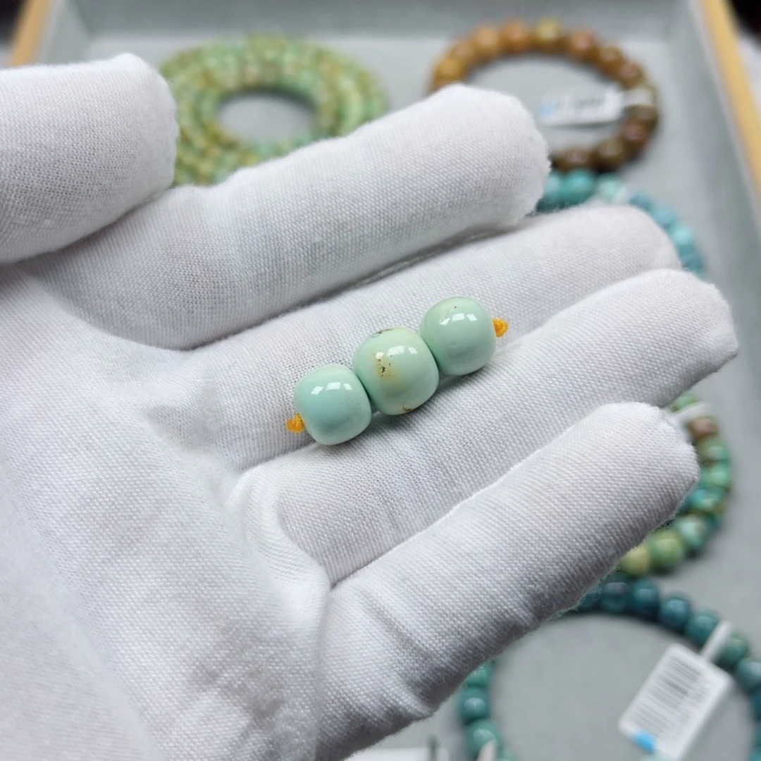 绿松石未镶嵌挂件