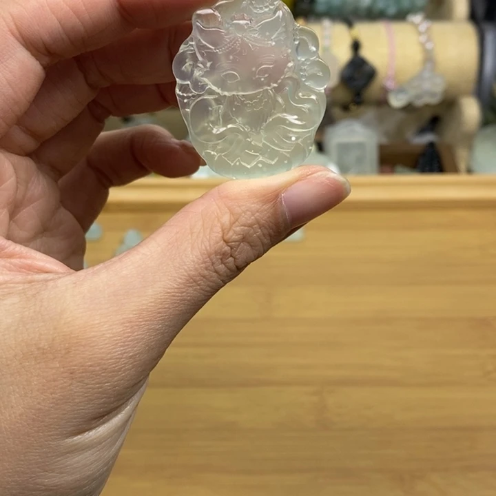 青****蛇纹石玉未镶嵌颈饰