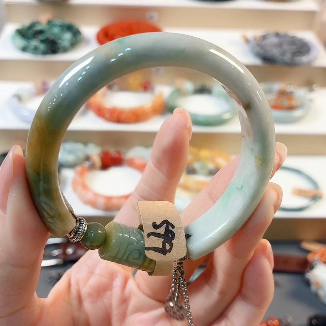 小***_翡翠未镶嵌手链手串