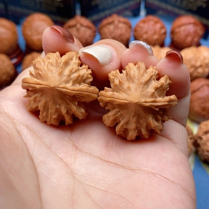 文玩核桃把件金瓜八棱