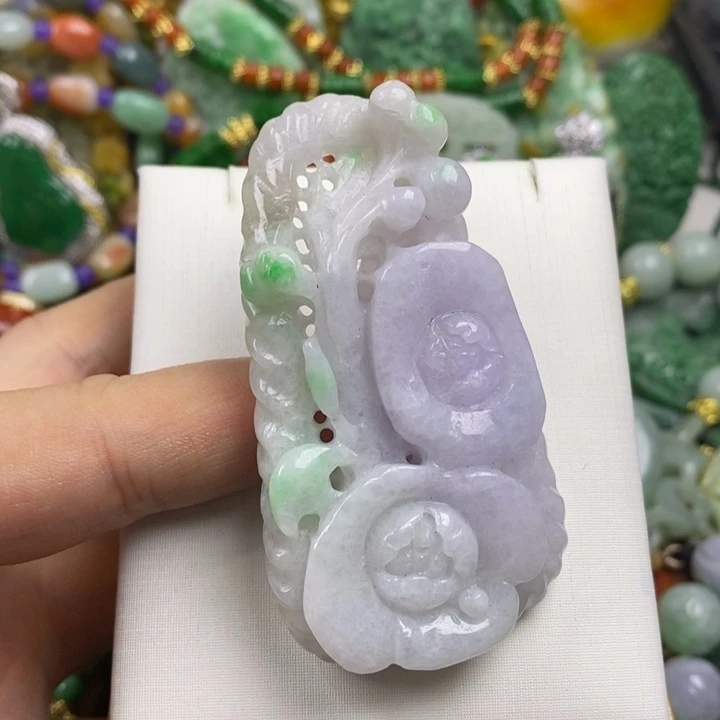 翡翠未镶嵌吊坠(赠链)