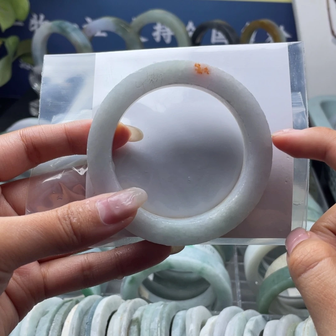 N***～定制翡翠未镶嵌翡翠手镯