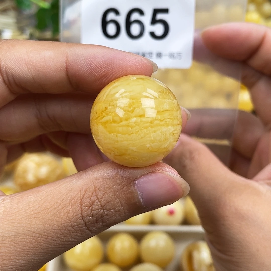 琥珀未镶嵌珠宝奇石25