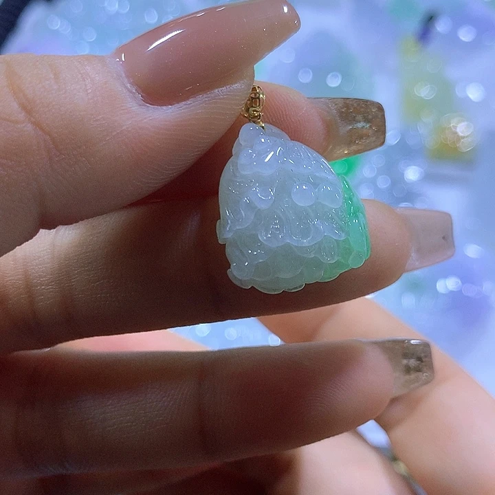 翡翠18K金镶嵌颈饰天然翡翠A货吊坠