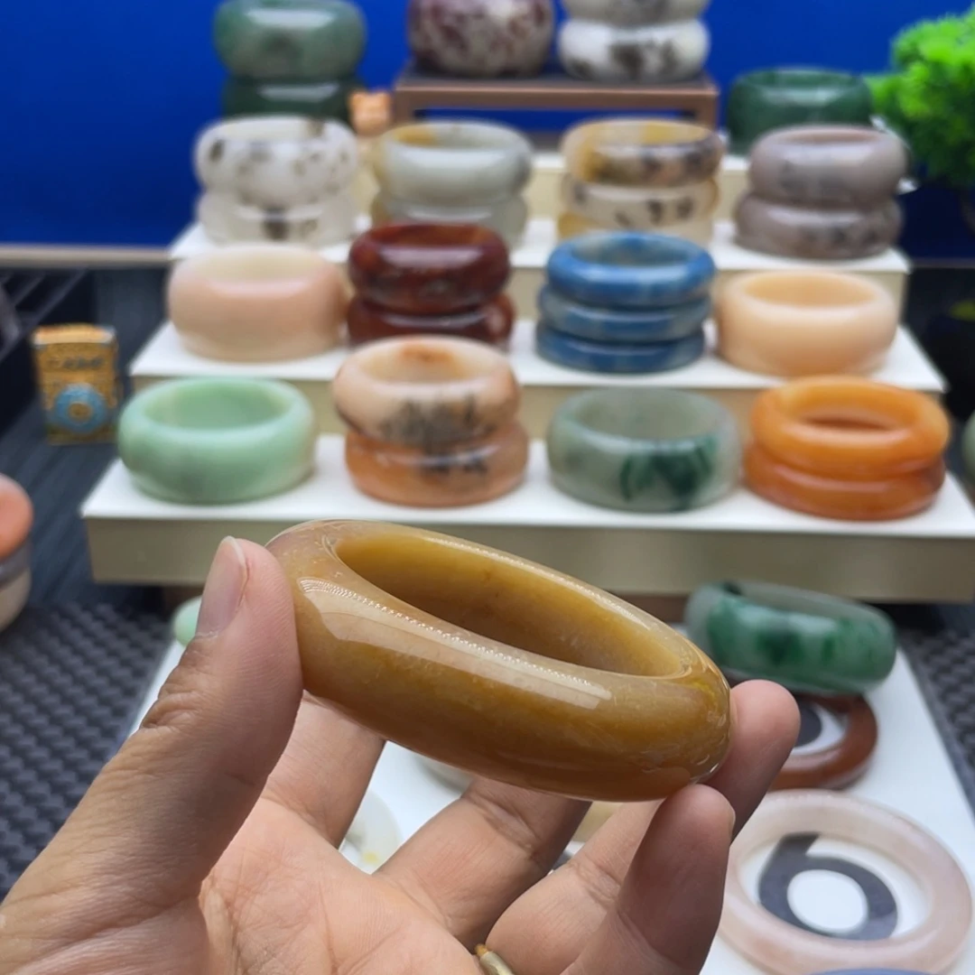 石英质玉未镶嵌手镯