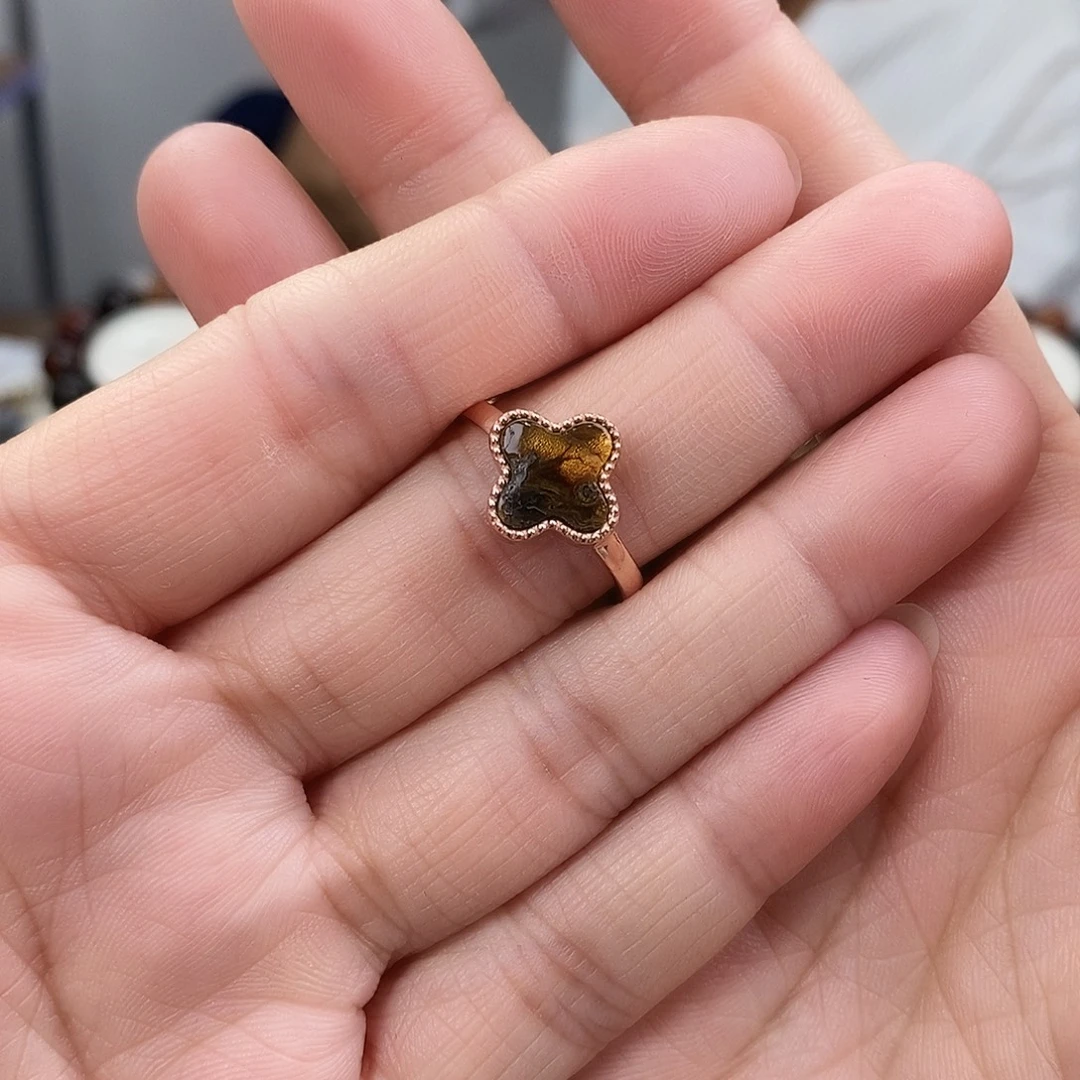 琥珀未镶嵌裸石琥珀