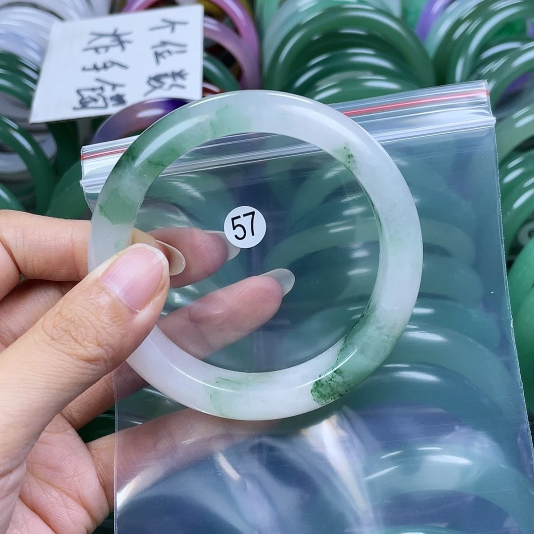【闪购商品】未镶嵌手镯石英岩玉60