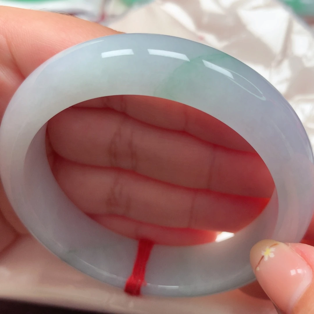 翡翠未镶嵌手镯18冰润飘绿轮胎