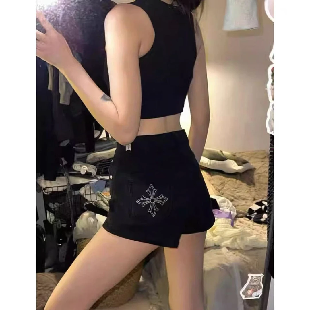 【十字花短裤】刺绣紧身弹力牛仔短裤★