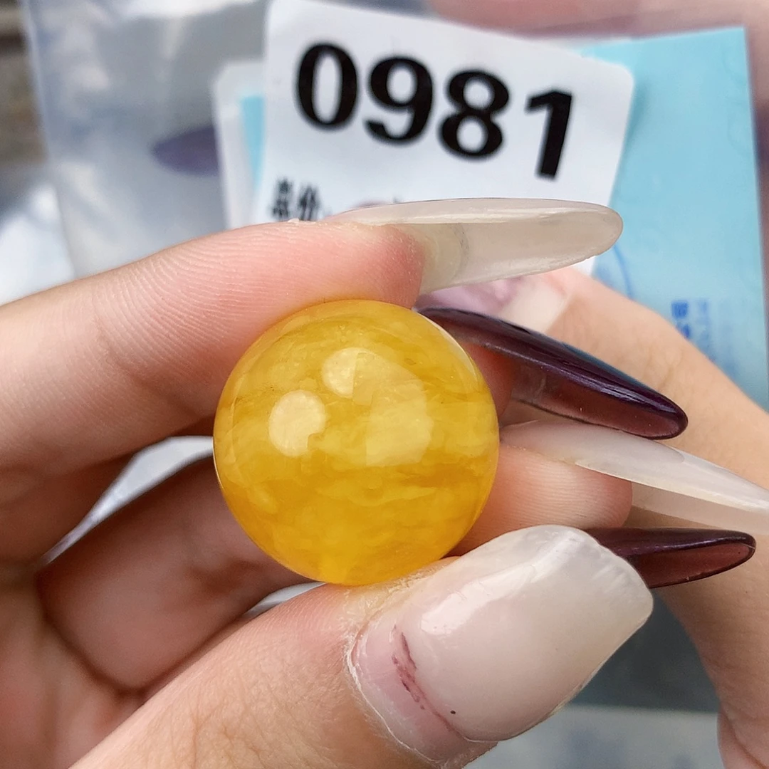 琥珀未镶嵌珠宝奇石21.5接近全