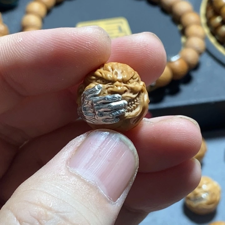 猴头核桃手串不语