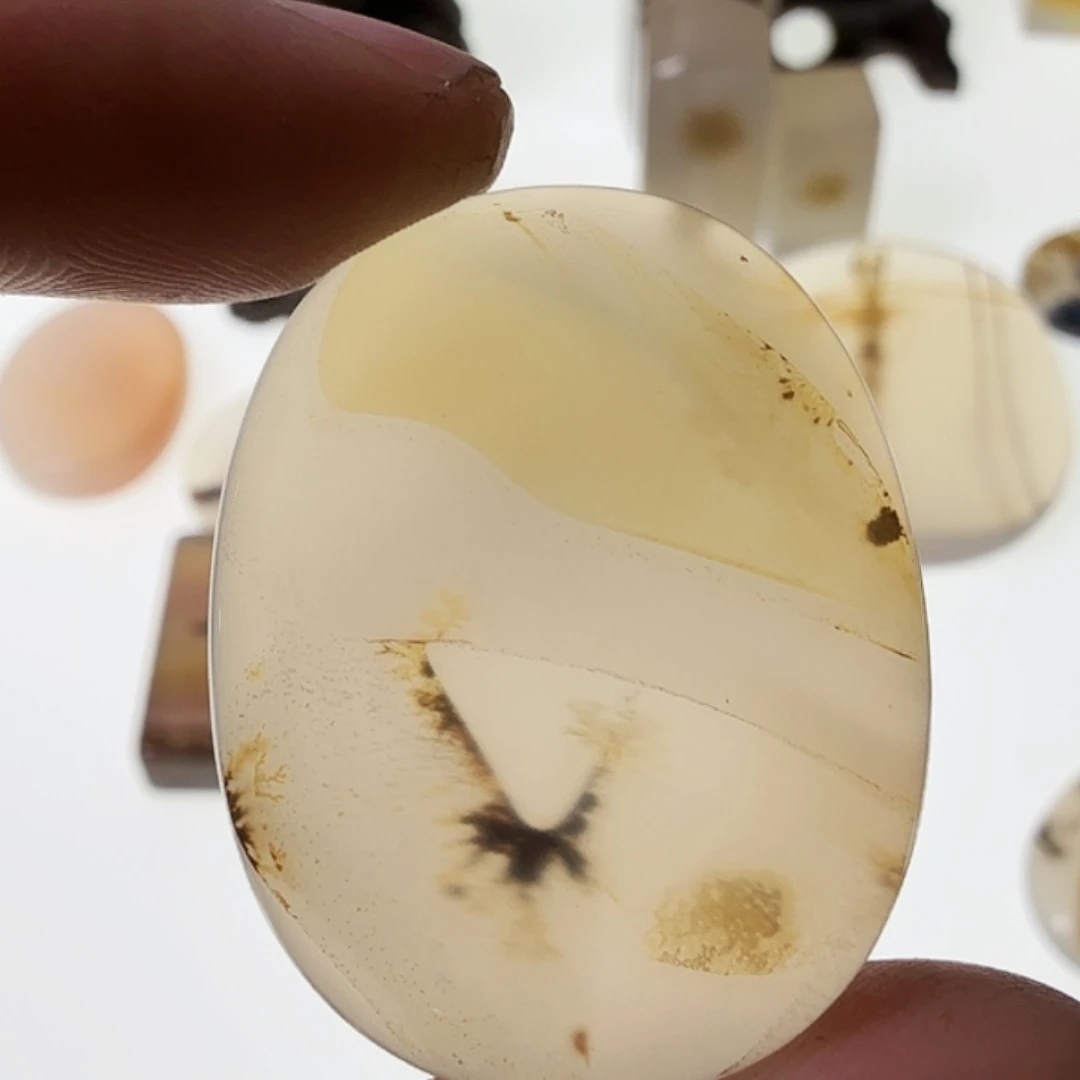 玛瑙/玉髓未镶嵌珠宝半成品