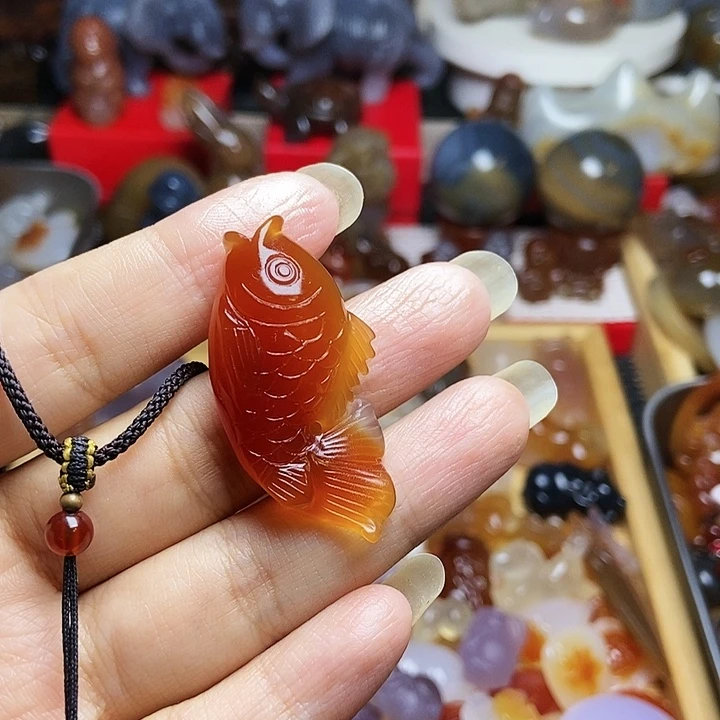 未镶嵌颈饰玛瑙/玉髓绿*