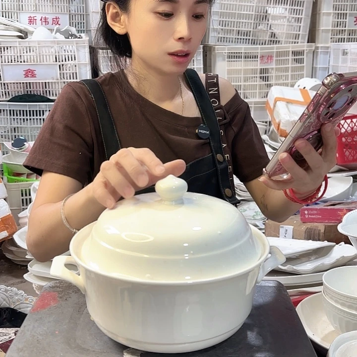 盘微瑕产品……富贵品汤锅一个