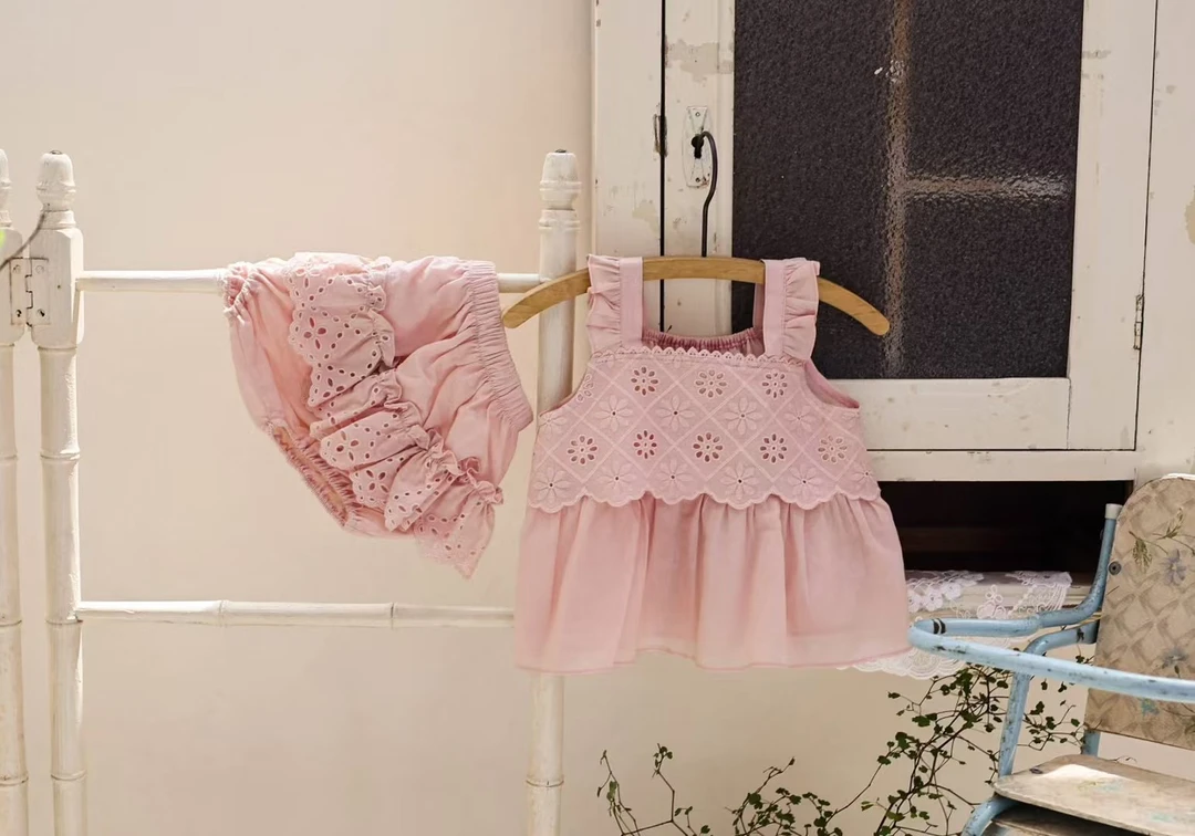 韩国星宝家25夏女婴童宝棉甜美刺绣吊带娃娃衫短裤套装