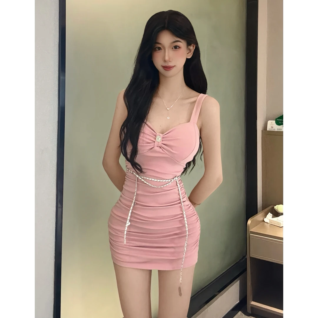 达令私服 名媛纯欲风吊带连衣裙女性感包臀裙宽肩带收腰显瘦短裙