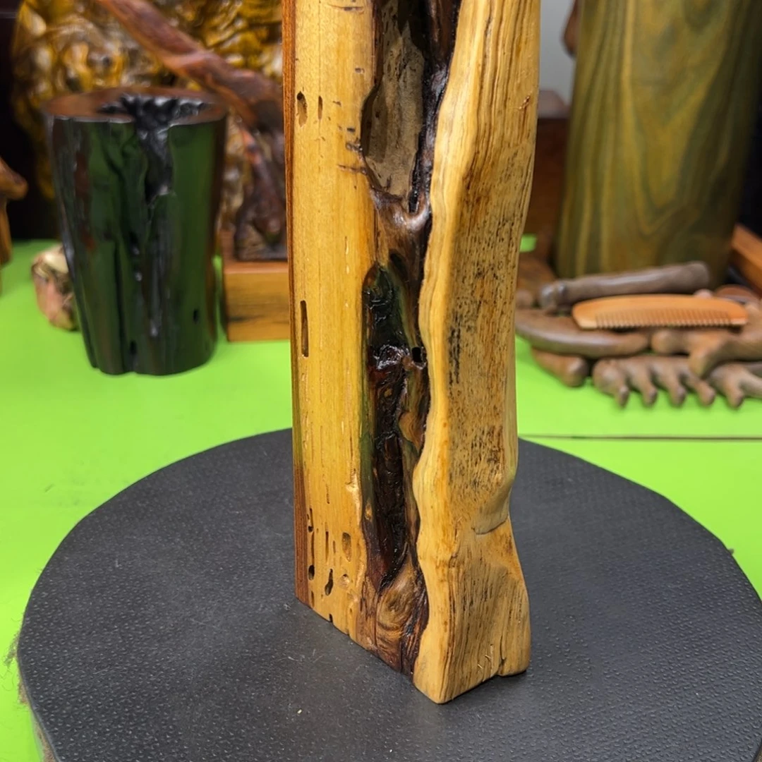 大果紫檀（缅甸花梨）轻**扬