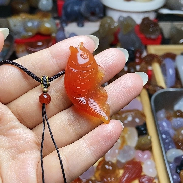 未镶嵌颈饰玛瑙/玉髓磊*