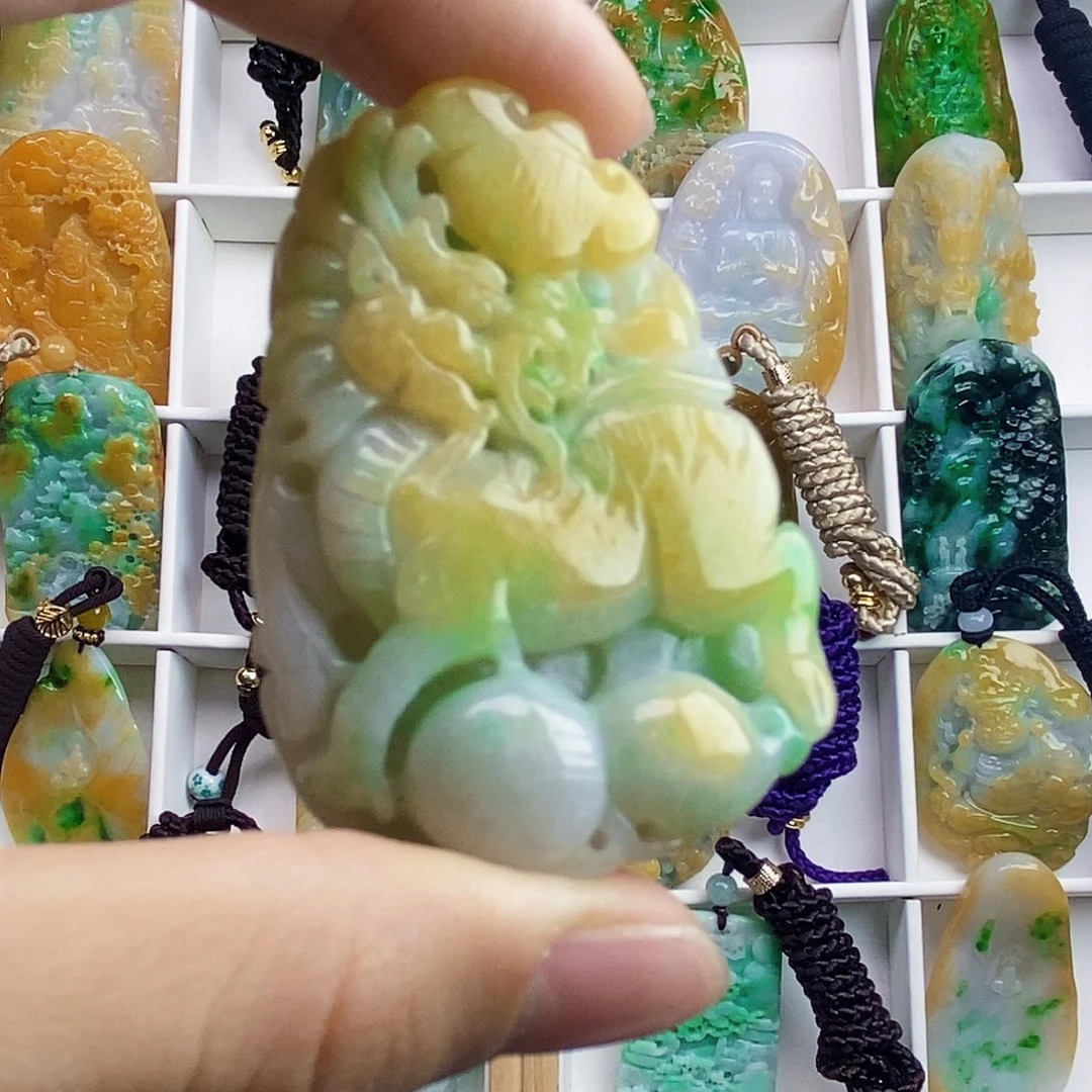 翡翠未镶嵌颈饰翡翠