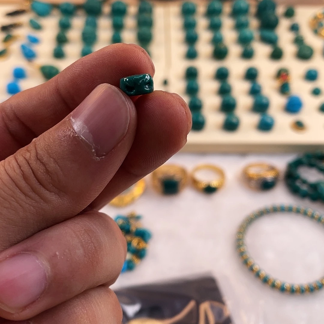 绿松石未镶嵌耳饰