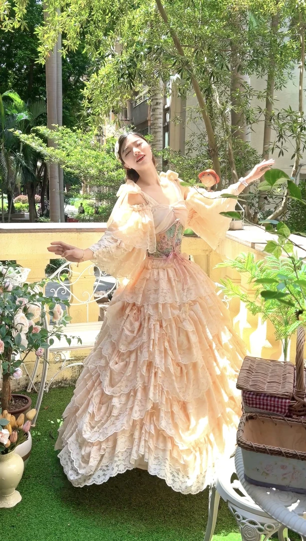 原创萝莉风格长款春秋日常加冕连衣裙女洋装重工款