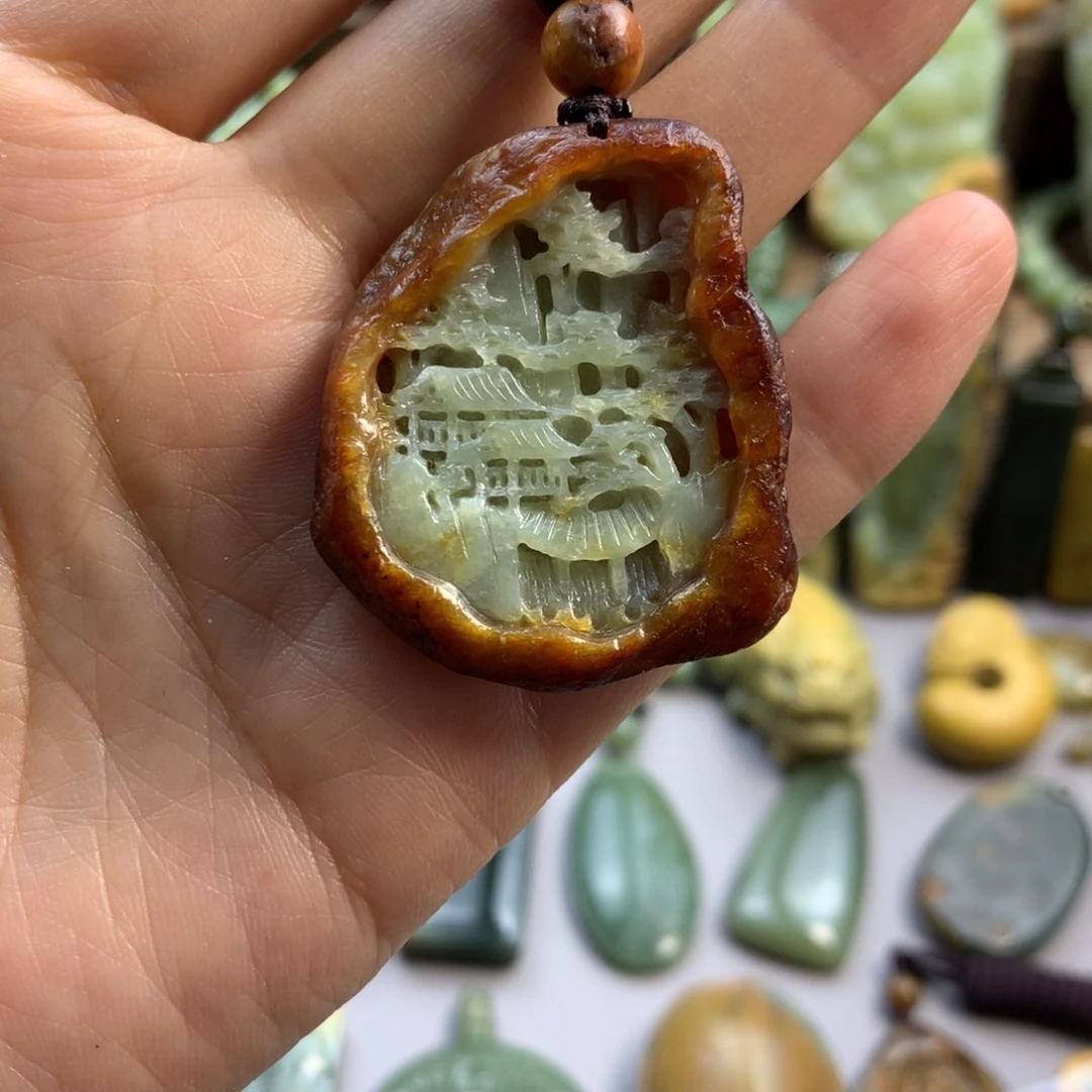 未镶嵌岫岩河磨玉（透闪石质玉）珠宝奇石W****?