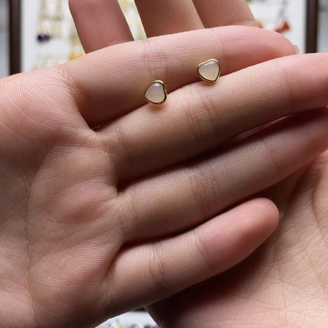 和田玉未镶嵌耳饰