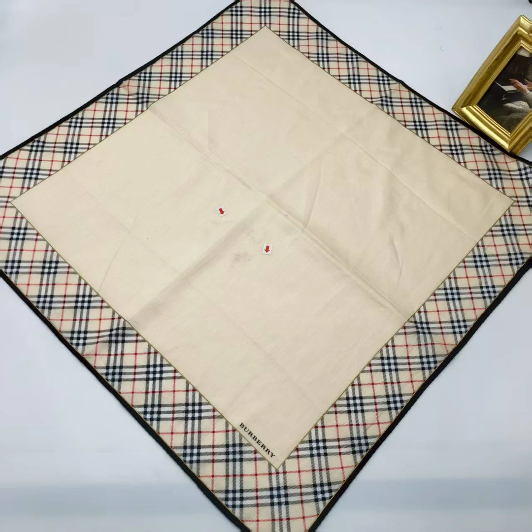 95新 BURBERRY/博柏利 海囤/巴宝莉/丝巾/yy10095