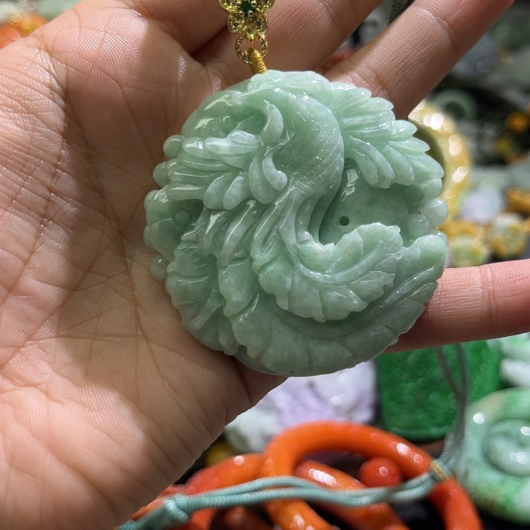 翡翠未镶嵌颈饰待编织