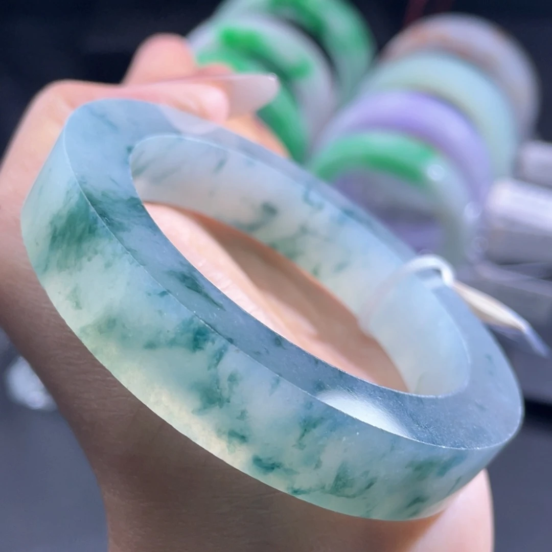 未镶嵌翡翠手镯定制翡翠