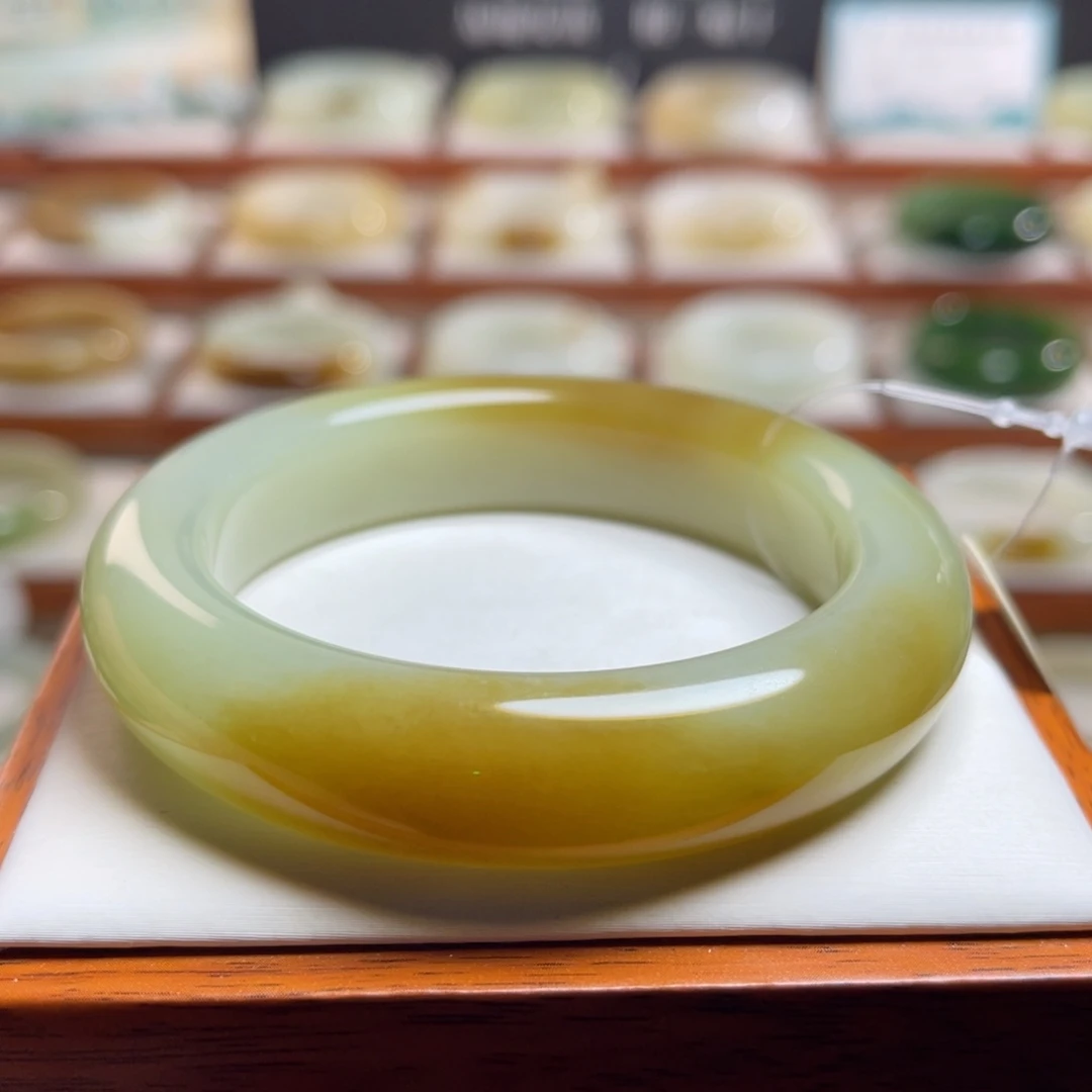 【闪购商品】未镶嵌手镯和田玉