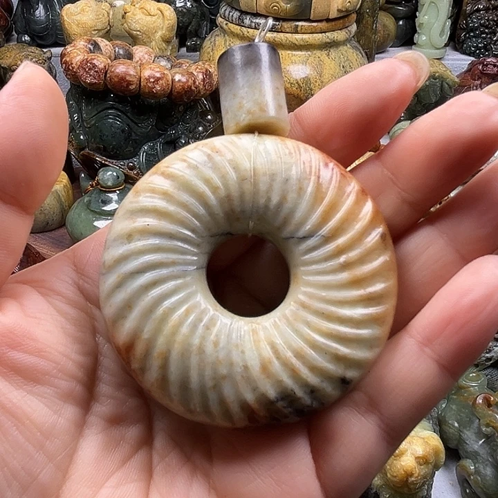 帅***学岫岩河磨玉（透闪石质玉）未镶嵌把件