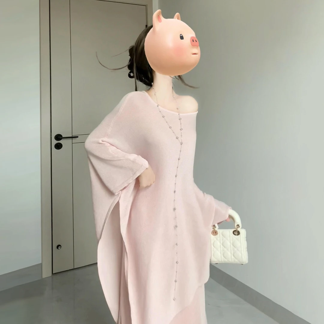 2025慵懒风套装女秋季不规则浅粉色斜肩针织上衣休闲半身裙一整套