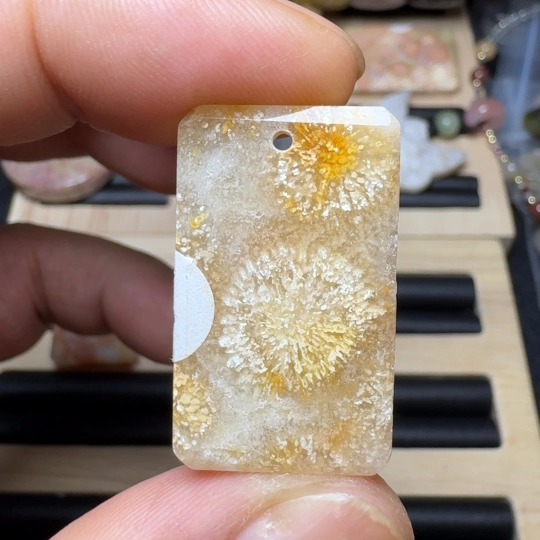 未镶嵌纯天然色有机玉石保真色硅化玉