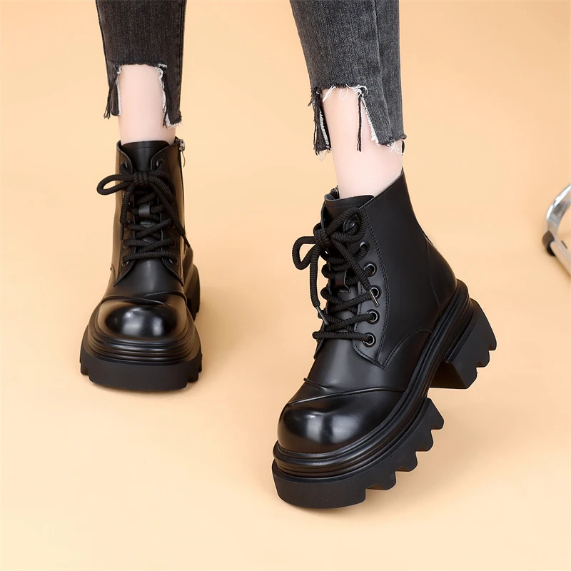 厚底小个子女士马丁靴秋冬今年百搭软底轻便时尚短靴真皮高跟鞋