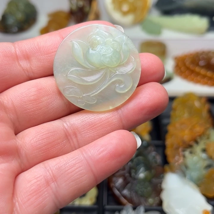 蛇纹石玉未镶嵌挂件