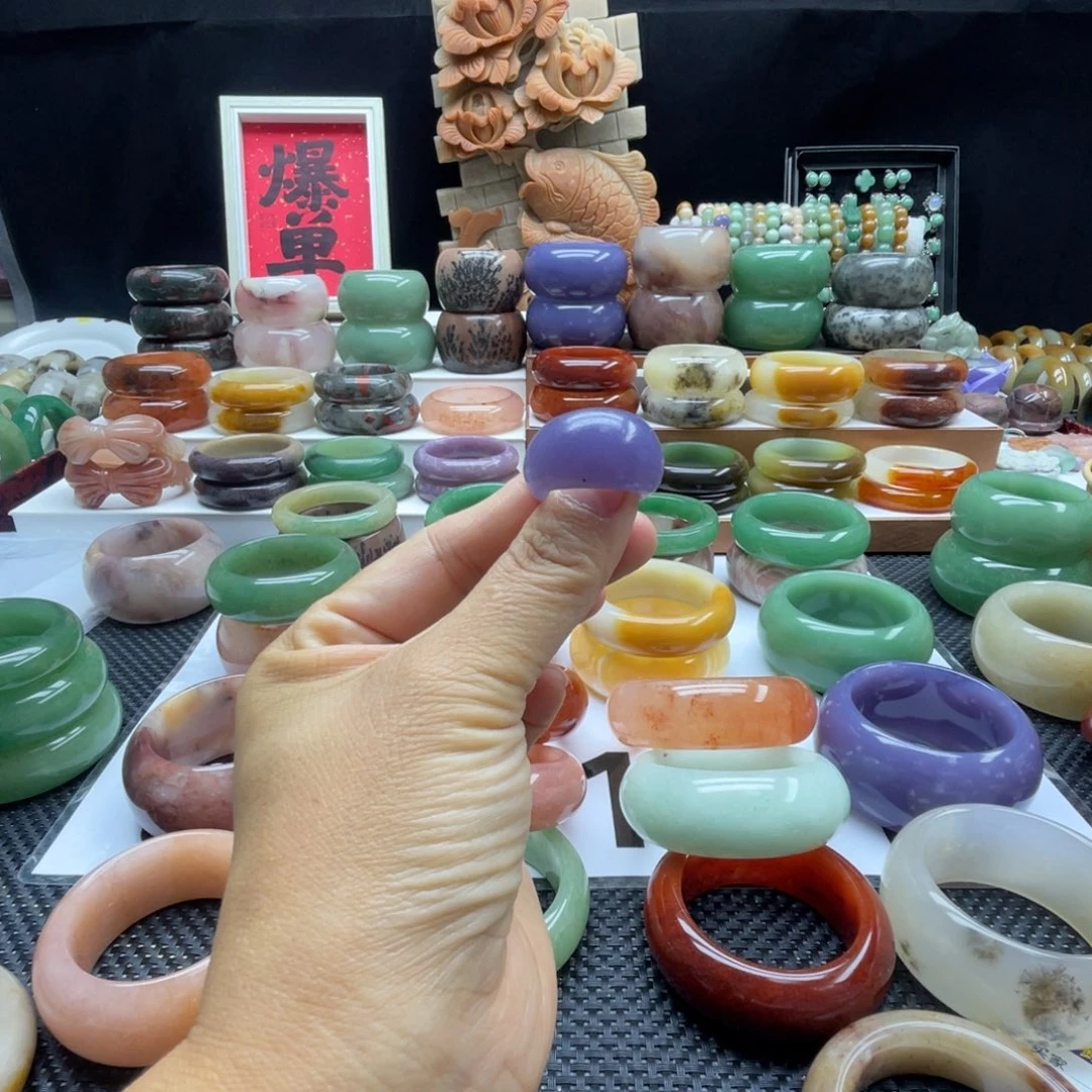 石英岩玉未镶嵌手镯