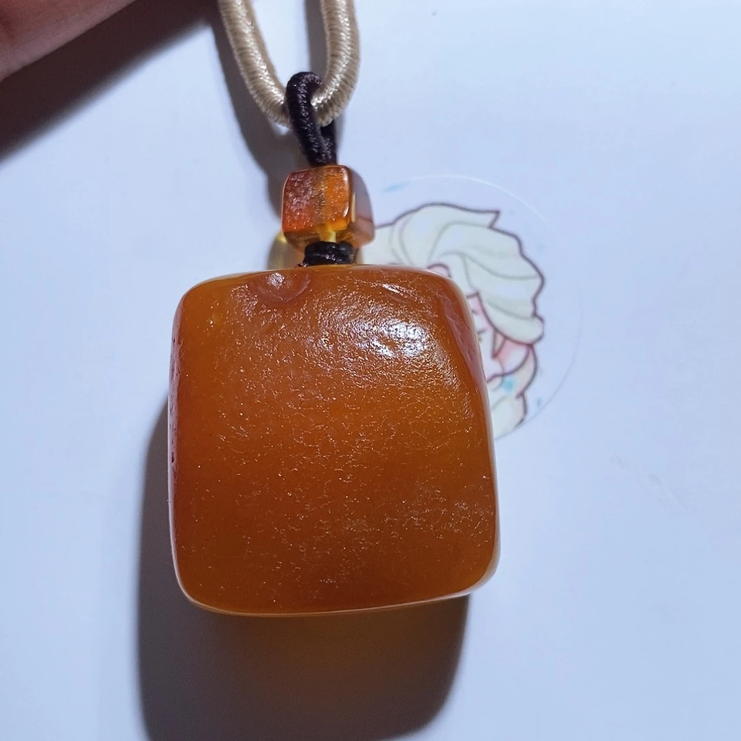 未镶嵌琥珀珠宝奇石