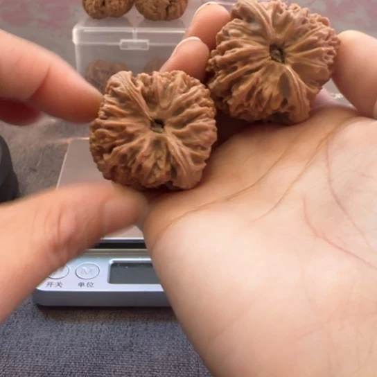 文玩核桃吊坠叶**声核桃