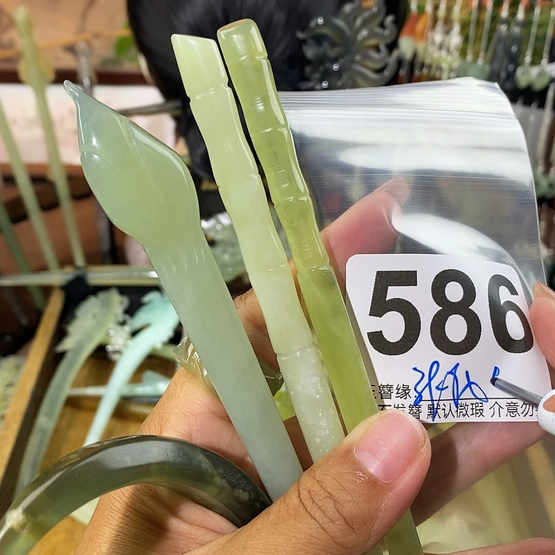 月***霜未镶嵌蛇纹石玉发饰